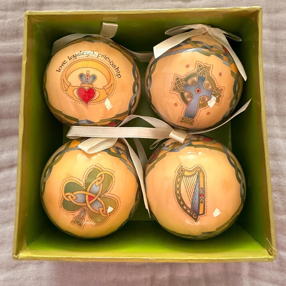 NIB - Irish Weave Set of 4 Baubles